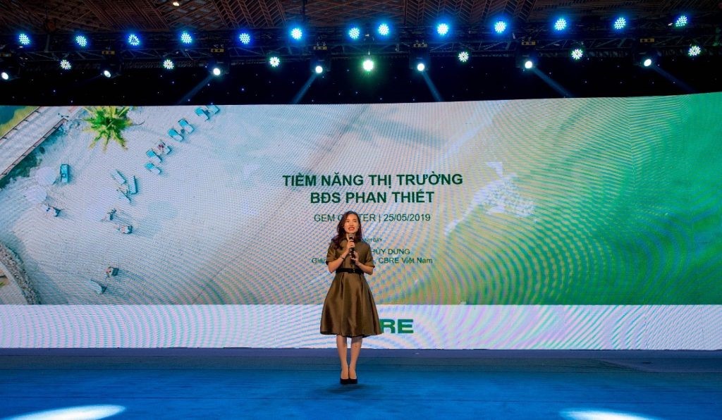 Bà Dương Thùy Dung-Giám đốc cấp cao. Bộ phận Nghiên cứu và thẩm định giá bất động sản CBRE Việt Nam