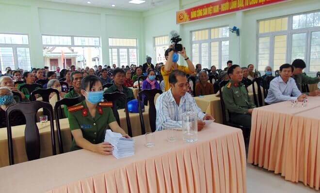 Hưng Lộc Phát trao tặng 200 suất quà tết vì người nghèo tại tỉnh Quảng Ngãi-Ảnh 4