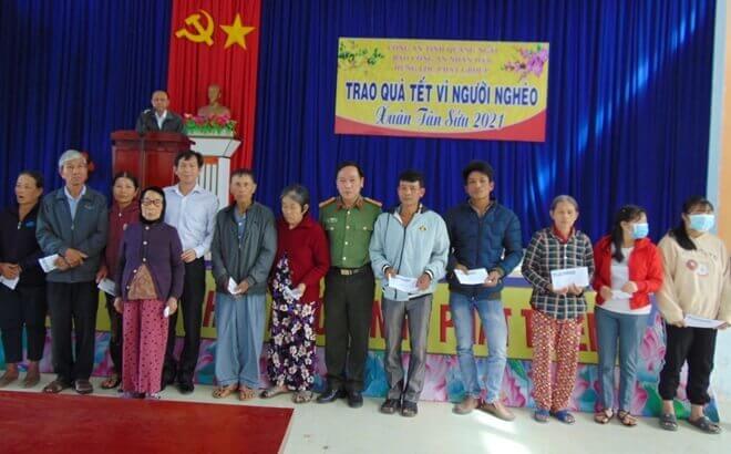 Hưng Lộc Phát trao tặng 200 suất quà tết vì người nghèo tại tỉnh Quảng Ngãi-Ảnh 6